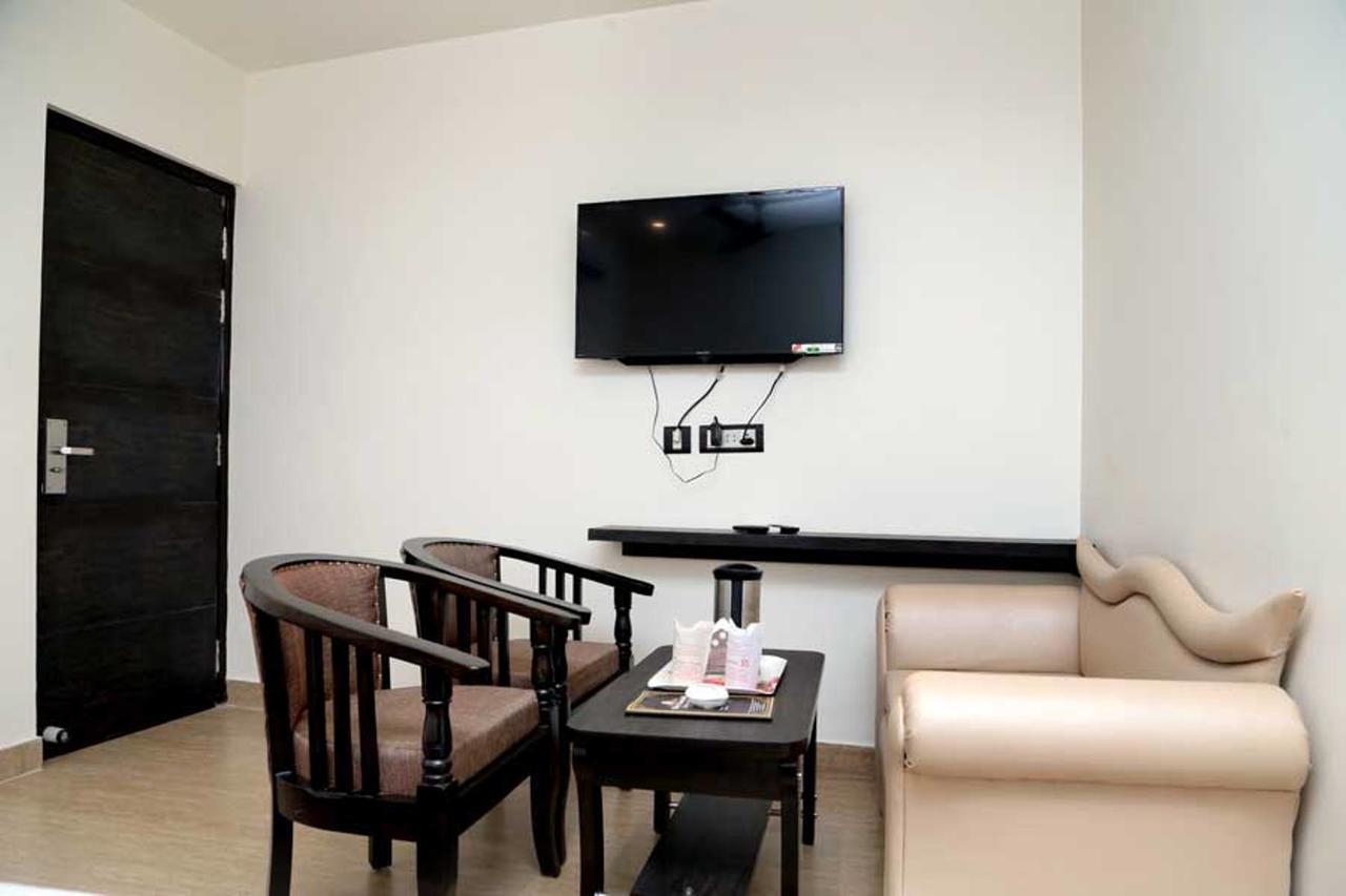 Hotel Vinayak Lifestyle Hotels Lucknow Ngoại thất bức ảnh
