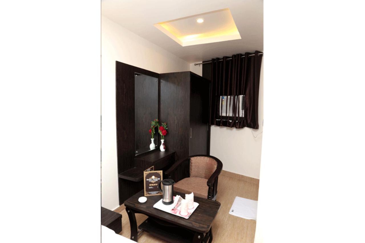 Hotel Vinayak Lifestyle Hotels Lucknow Ngoại thất bức ảnh