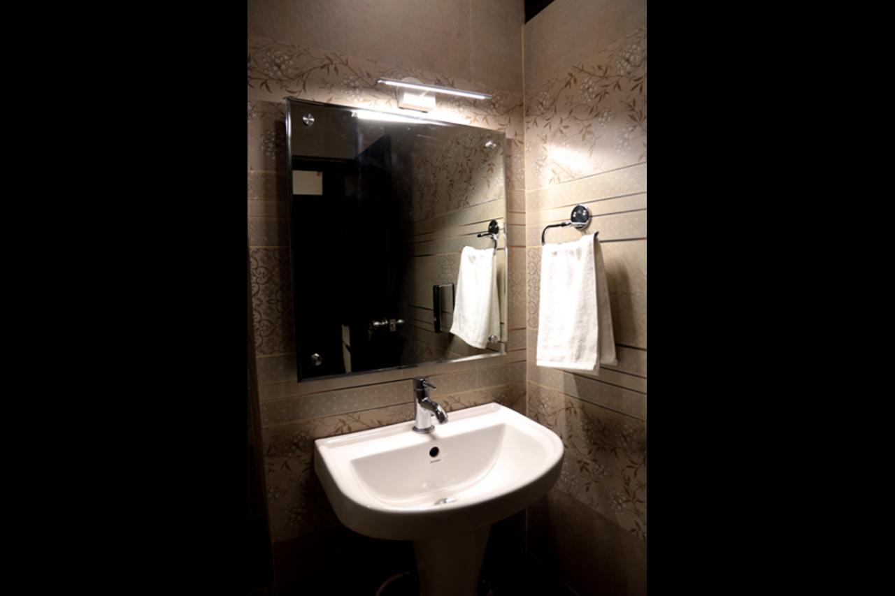 Hotel Vinayak Lifestyle Hotels Lucknow Ngoại thất bức ảnh